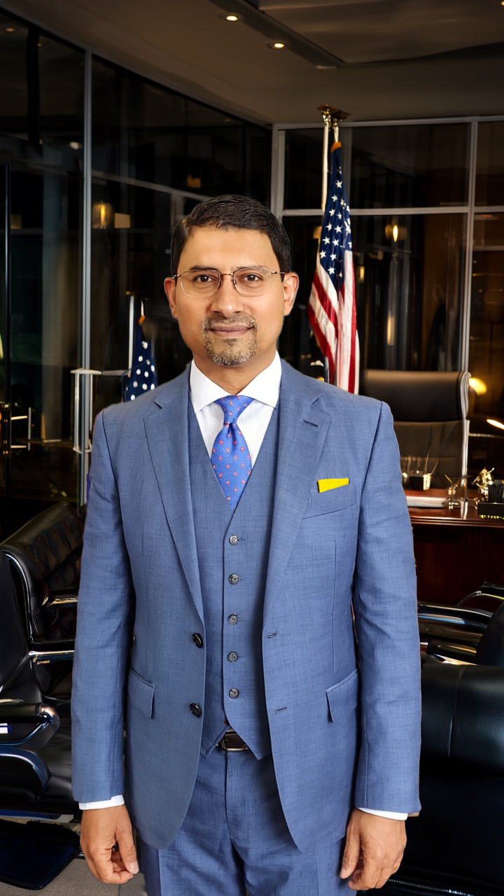 Mr. Sris, Arlington DUI defense attorney and founder of Law Offices Of SRIS, P.C.